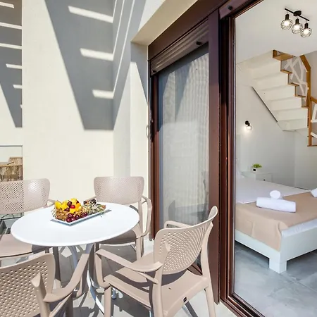 호텔 Ermioni Sea View 3*