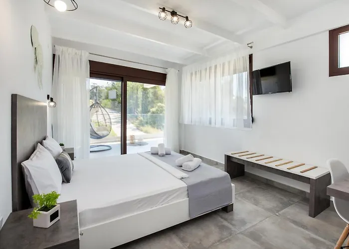 호텔 Ermioni Sea View 3*