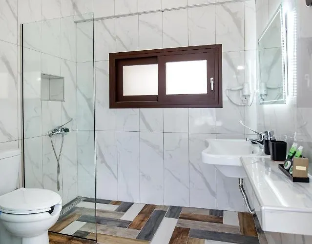 호텔 Ermioni Sea View 리메나리아